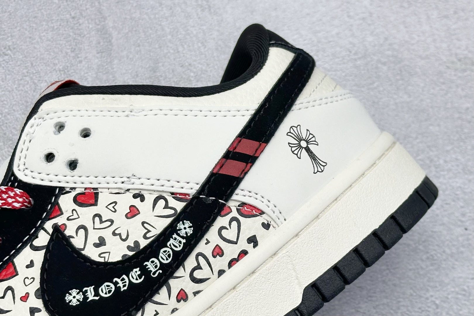 XC版Nike Jordan Air Jordan 1“克罗心联名——爱心拼花” 高端定制 低帮 SR8888-011