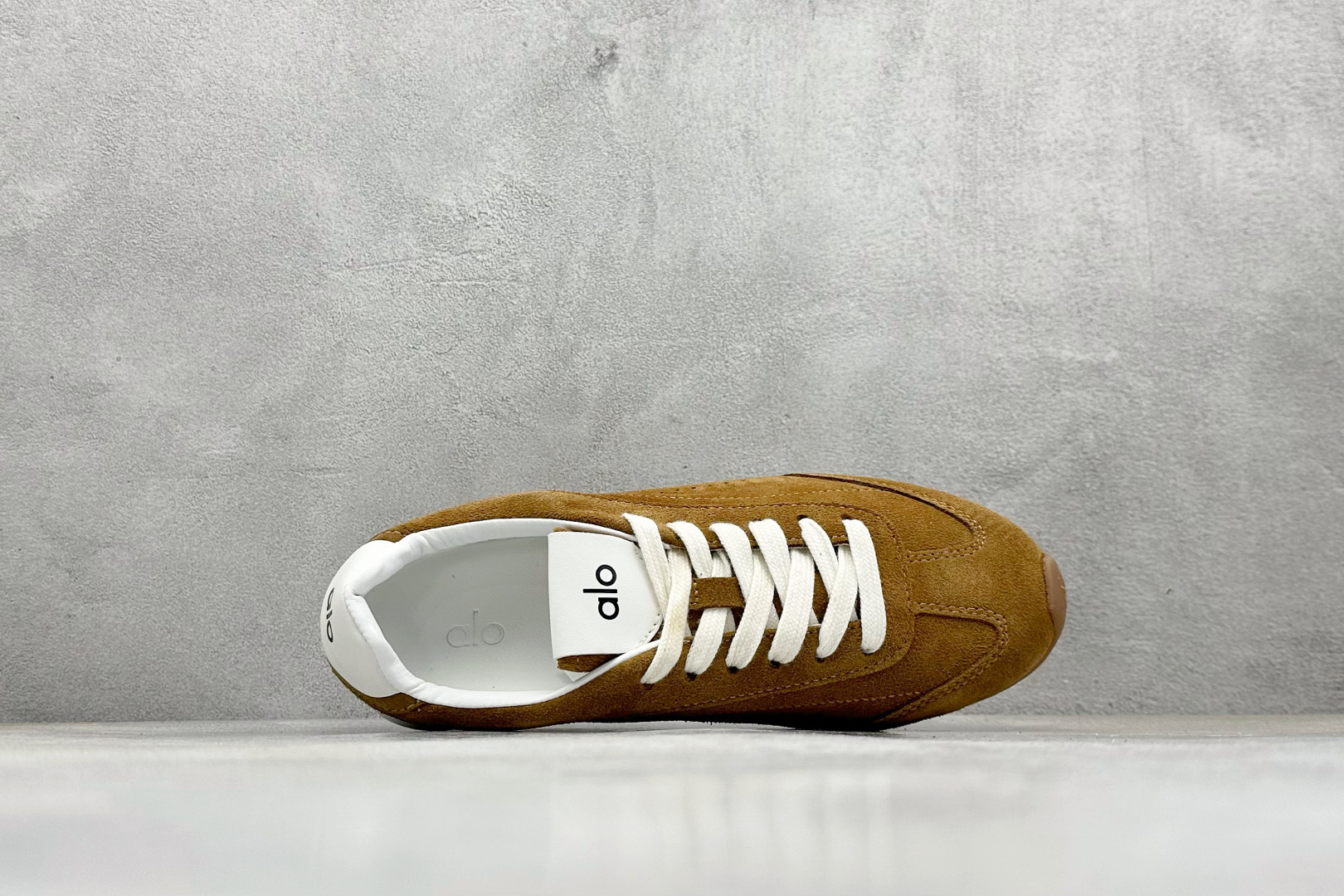 GX版Alo Yoga Sunset Sneaker 徳训生活休闲鞋 A0891U