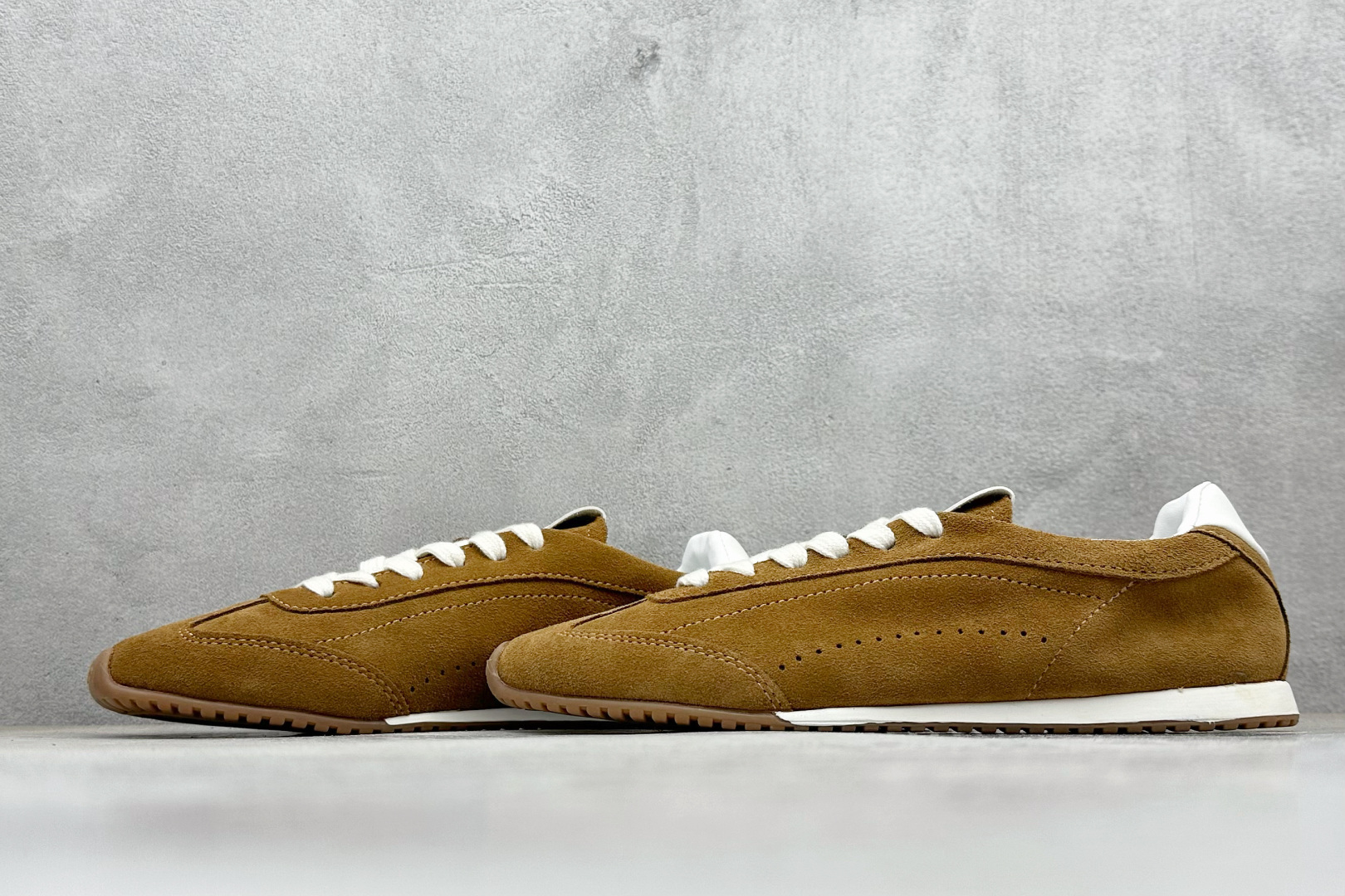 GX版Alo Yoga Sunset Sneaker 徳训生活休闲鞋 A0891U