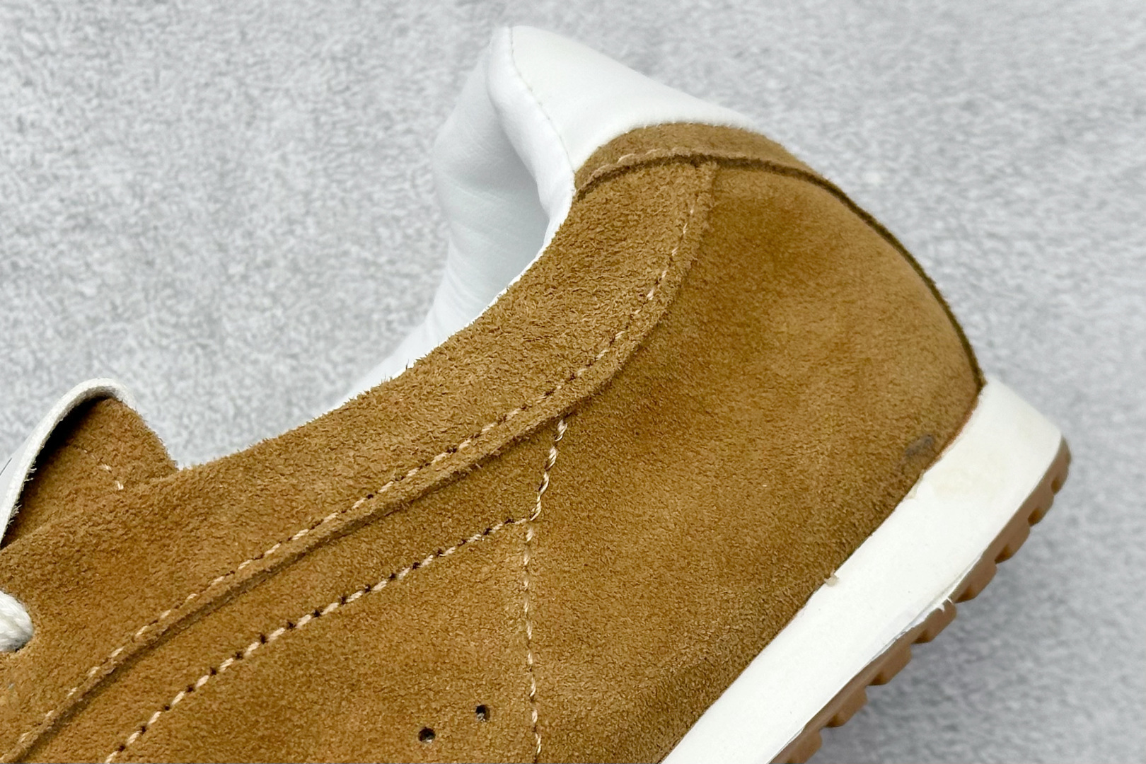 GX版Alo Yoga Sunset Sneaker 徳训生活休闲鞋 A0891U