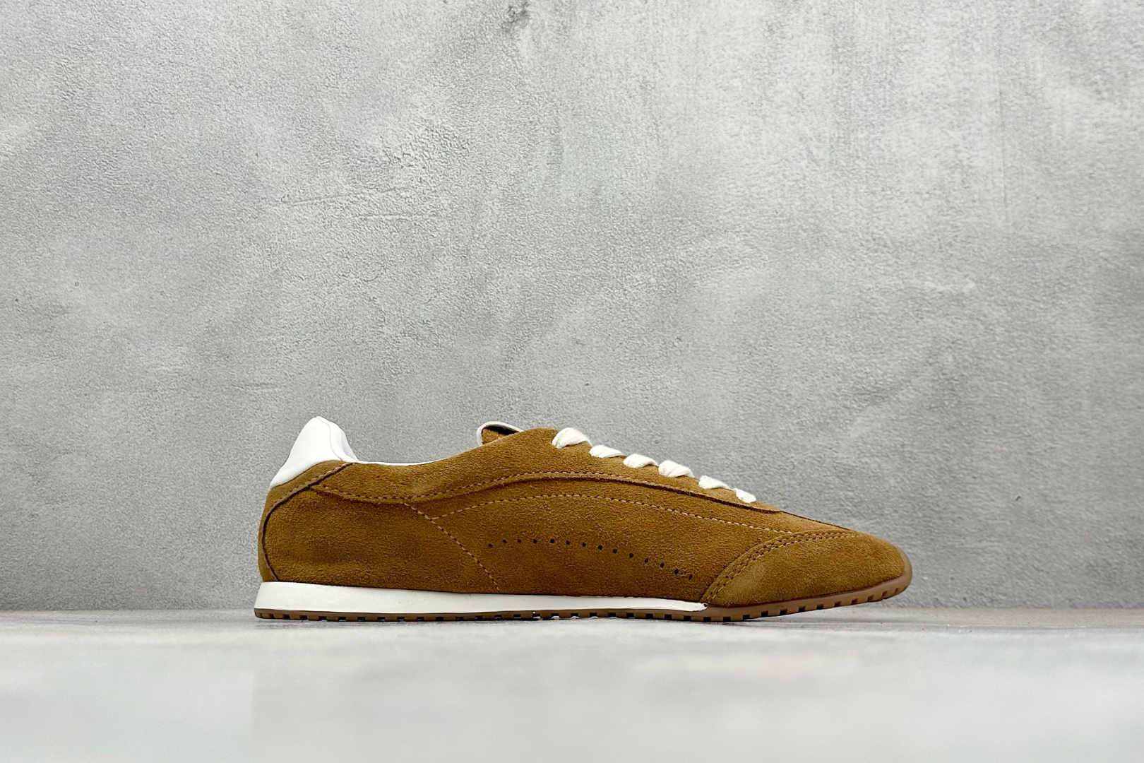 GX版Alo Yoga Sunset Sneaker 徳训生活休闲鞋 A0891U