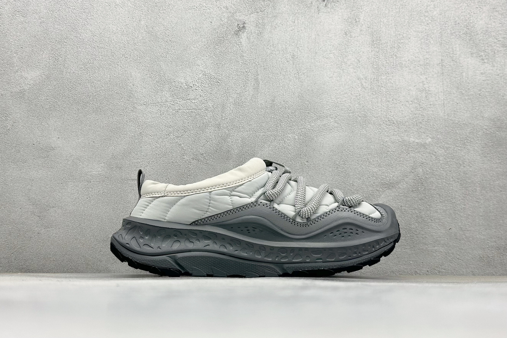 🌾 HOKA ONE ONE Ora Primo 内里薄绒 秋冬季保暖半拖这款鞋无论从脚感上 设计上都是