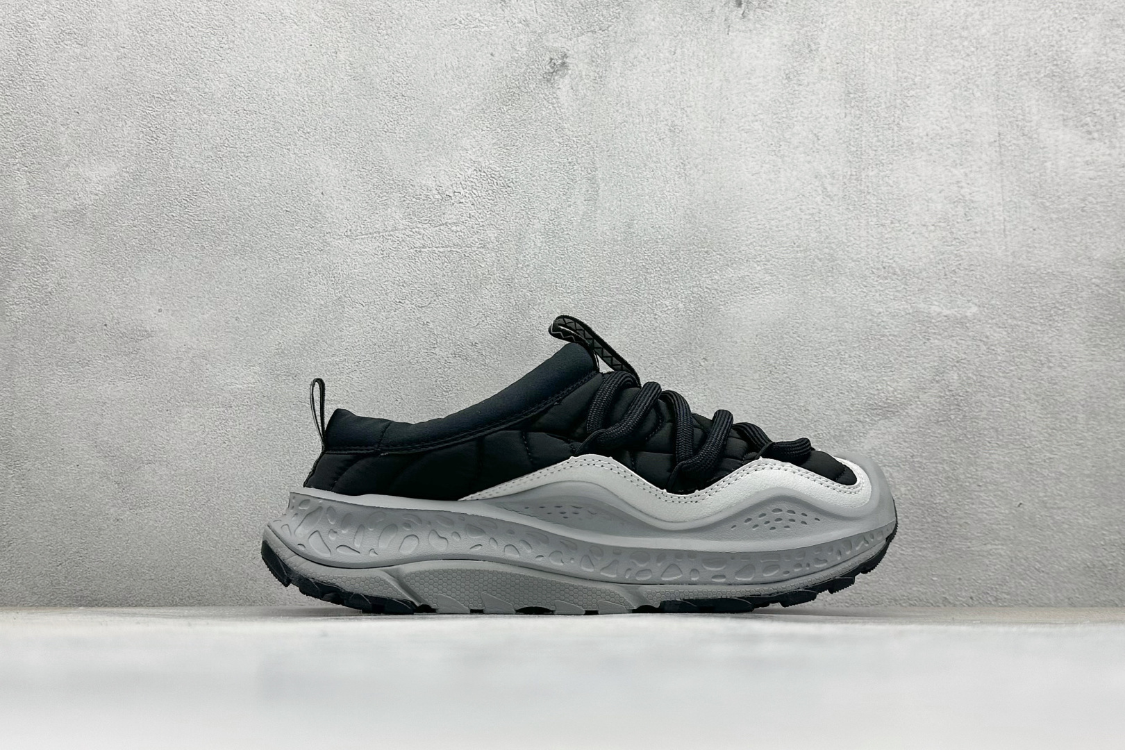 🌾 HOKA ONE ONE Ora Primo 内里薄绒 秋冬季保暖半拖这款鞋无论从脚感上 设计上都是