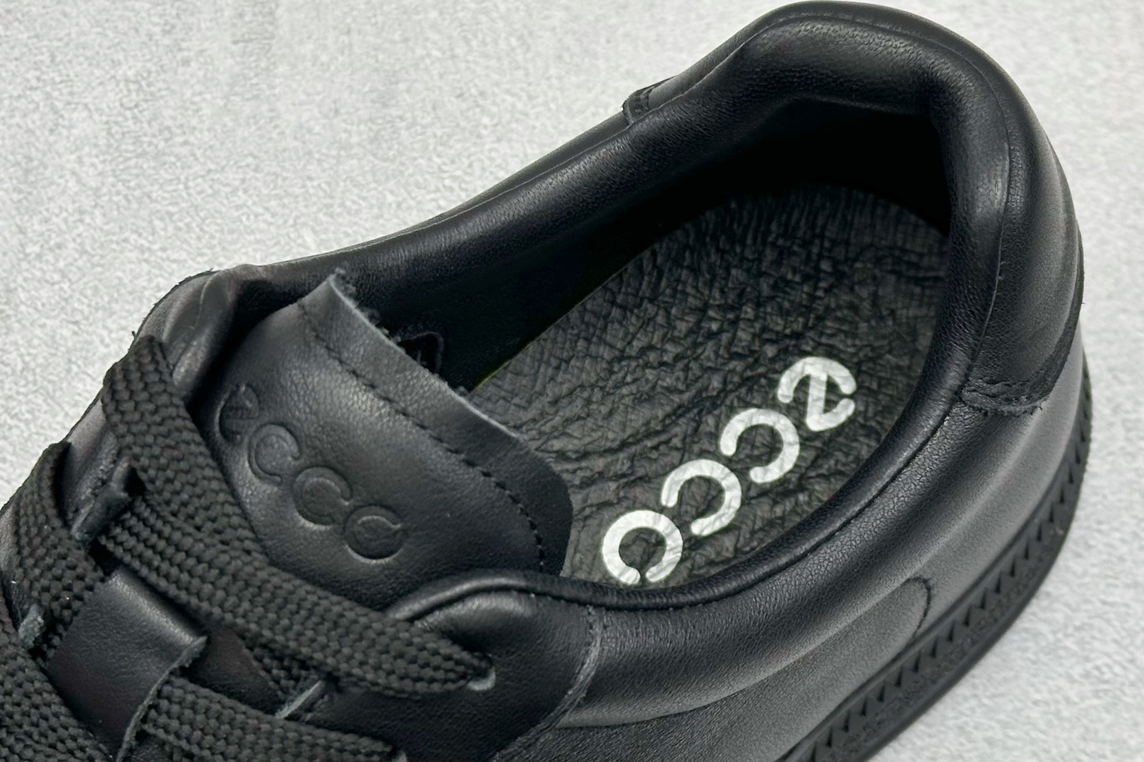 300 Ecco 爱步柔酷零点系列经典时尚百搭舒适徳训休闲鞋 635398-010