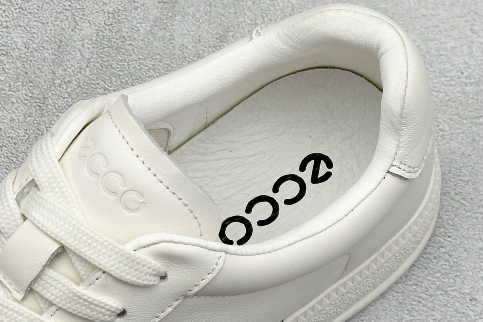 300 Ecco 爱步柔酷零点系列经典时尚百搭舒适徳训休闲鞋 635398-010