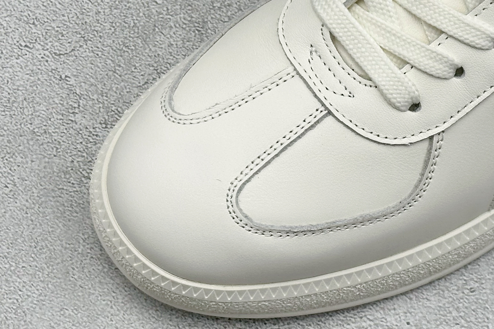 300 Ecco 爱步柔酷零点系列经典时尚百搭舒适徳训休闲鞋 635398-010