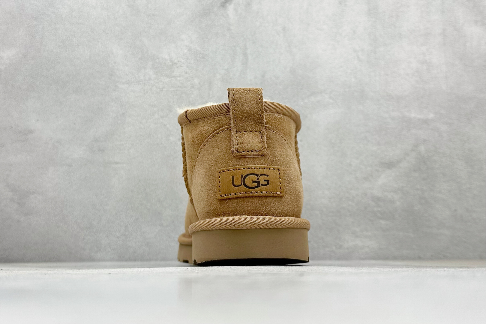 220 H纯原UGG Classic Ultra Mini 周冬雨同款羊毛一体迷你短靴 1116109