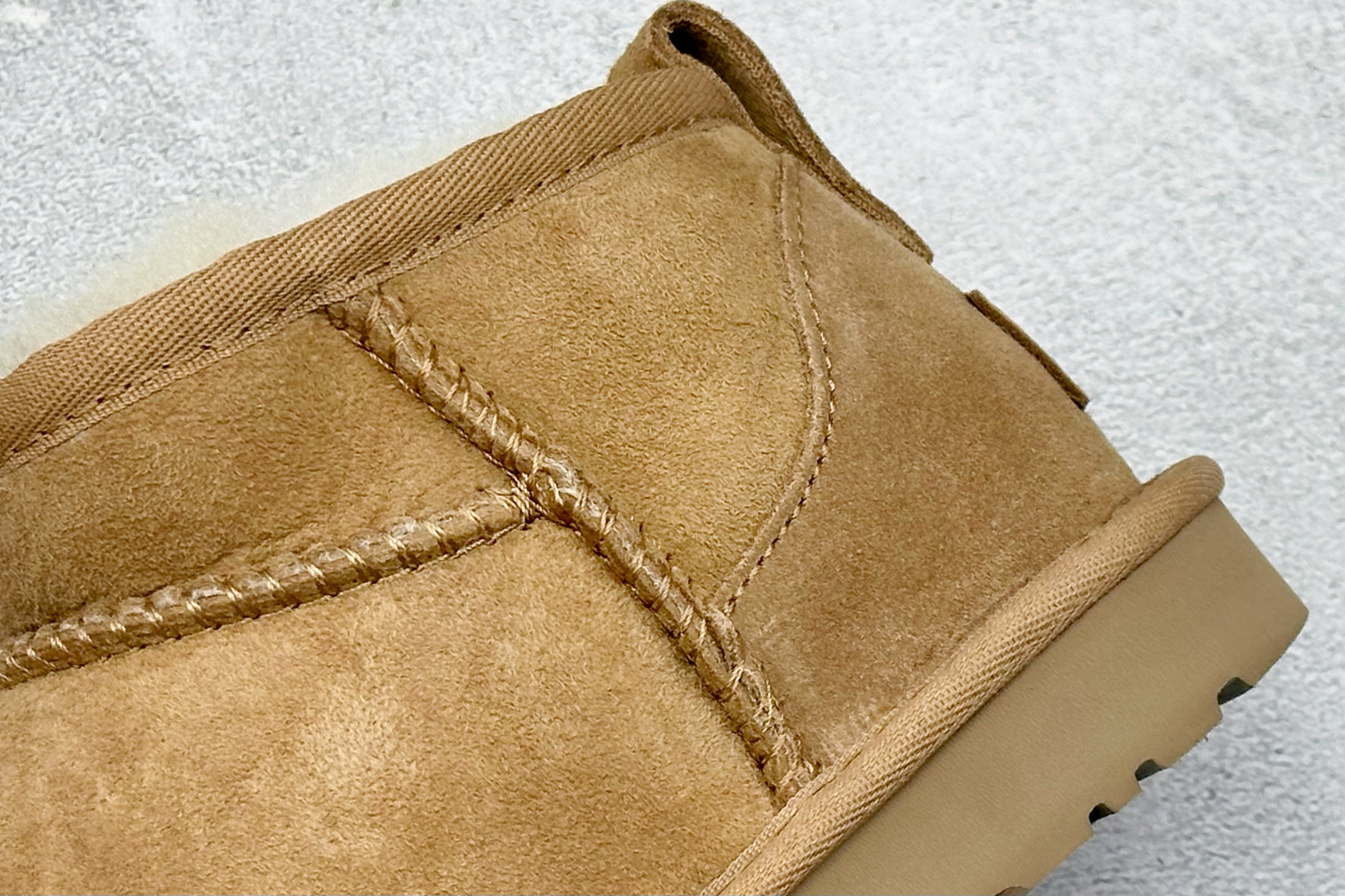 220 H纯原UGG Classic Ultra Mini 周冬雨同款羊毛一体迷你短靴 1116109