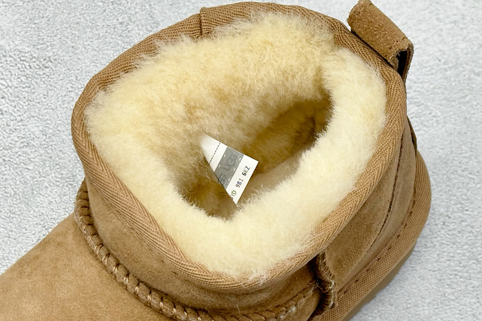 220 H纯原UGG Classic Ultra Mini 周冬雨同款羊毛一体迷你短靴 1116109