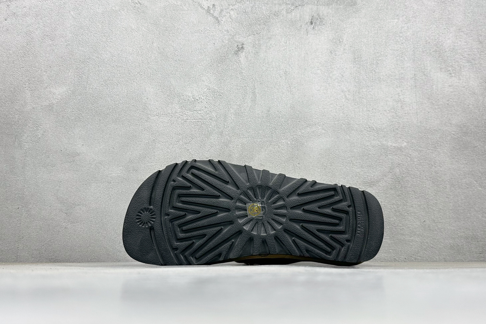 300 UGG LIGHT BROWN 绒面防滑保暖 袋鼠鞋