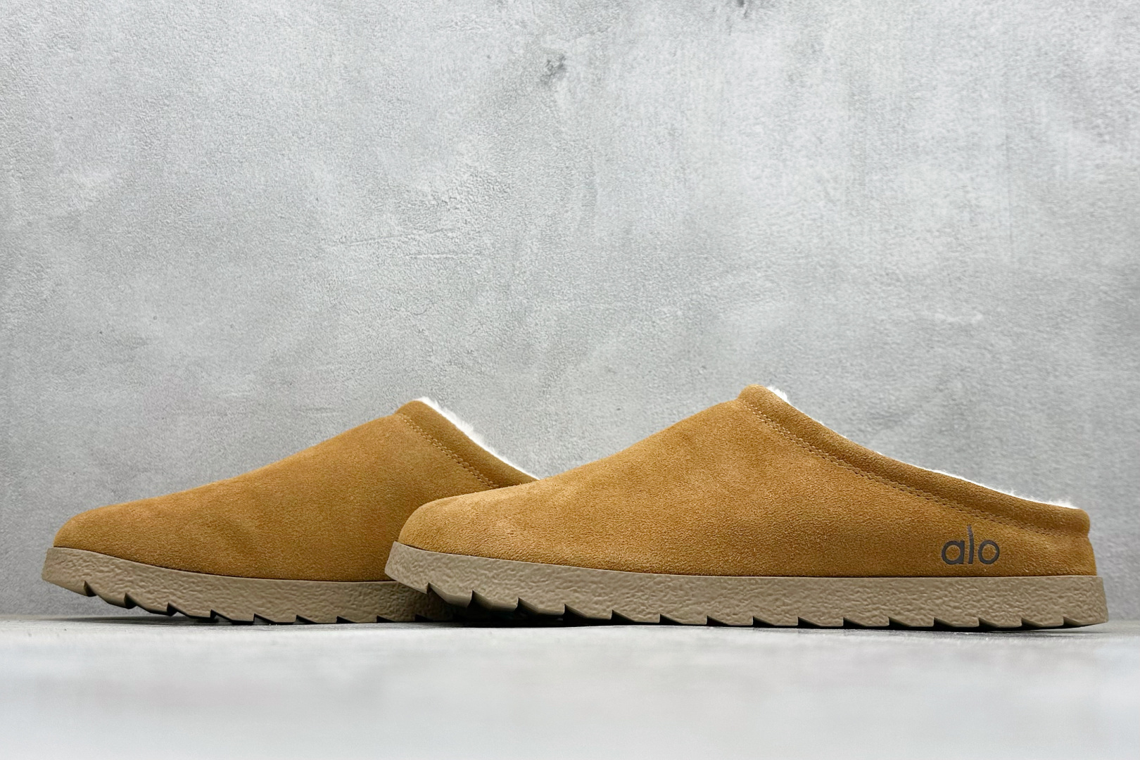 Alo Yoga Recovery Slipper 舒适简约 保暖防磨 防滑包头拖鞋 A0827U