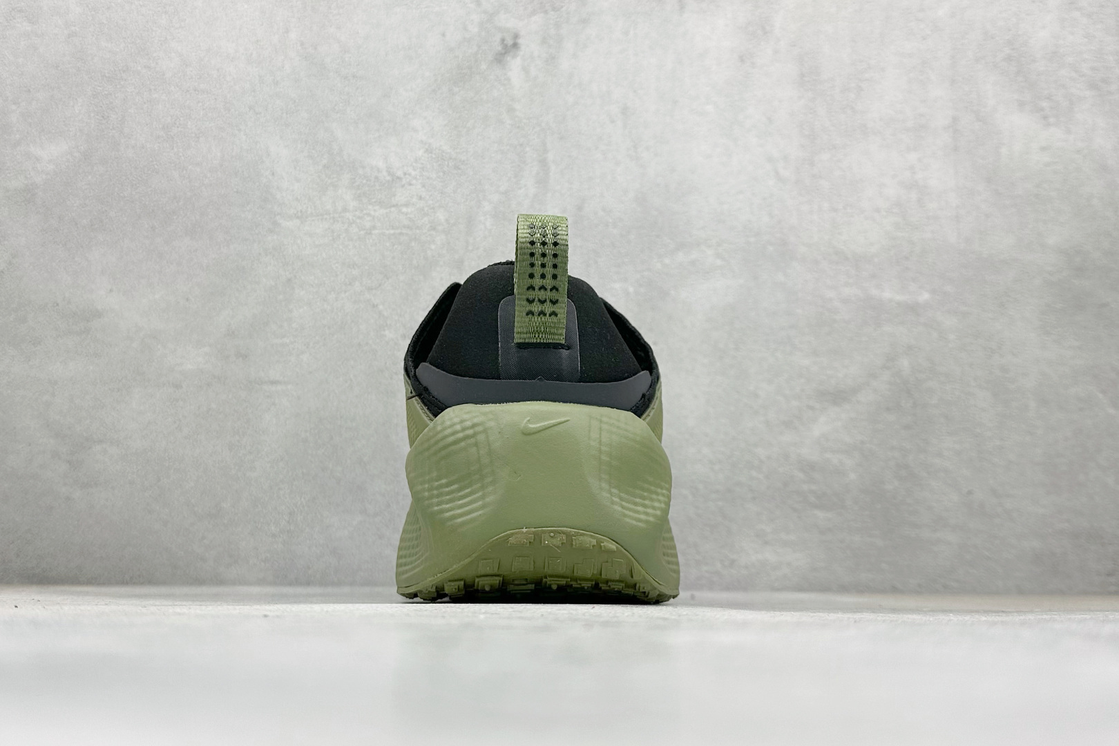 190 HYEIN SEO x Nike Ava Rover Ava Rover 联名鞋 IM9327-300