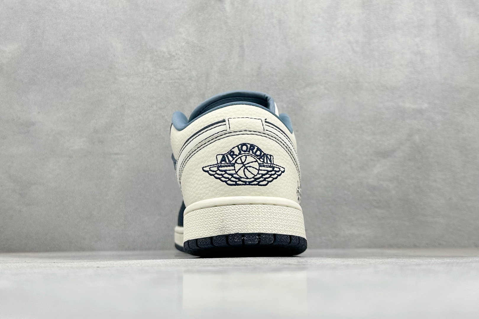 280 Nike Jordan Air Jordan 1 x DIOR 蓝白小勾 LD8888-006