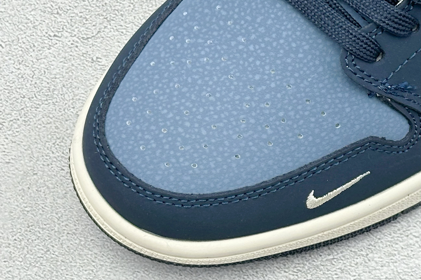 280 Nike Jordan Air Jordan 1 x DIOR 蓝白小勾 LD8888-006