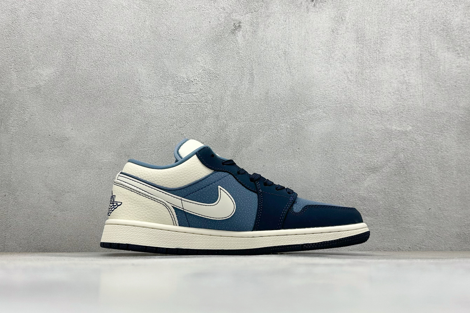 280 Nike Jordan Air Jordan 1 x DIOR 蓝白小勾 LD8888-006