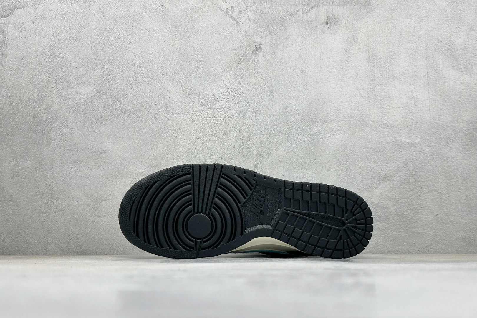 280 Nike SB Dunk Low x BAPE 蓝白小勾 SJ8888-002