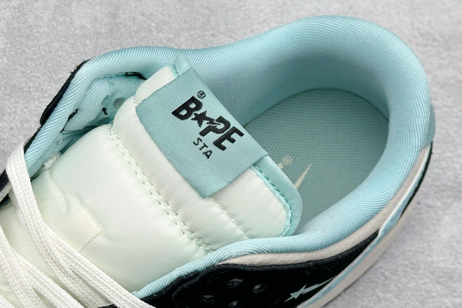 280 Nike SB Dunk Low x BAPE 蓝白小勾 SJ8888-002