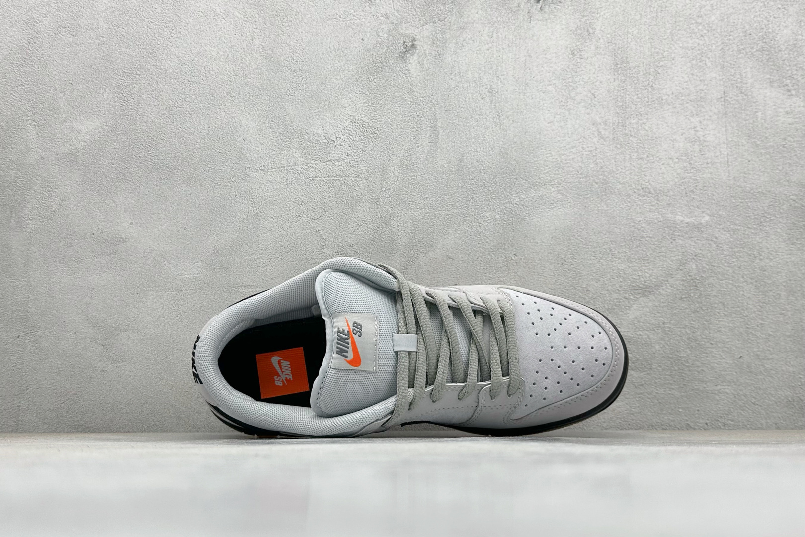 200 NIKE SB Dunk Low Pro 灰黑 FJ1674-002