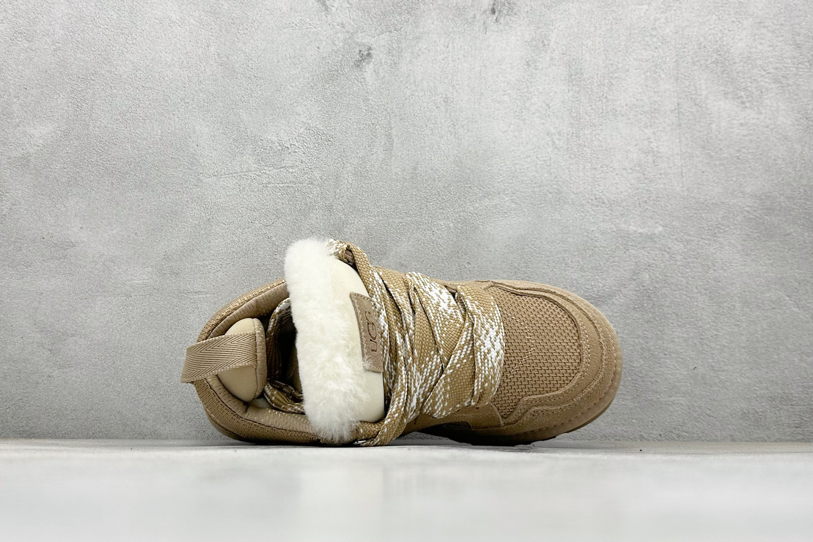 300 UGG Classic Uitra Mini 系列 梅尔拼接鞋带低帮休闲鞋 1144032