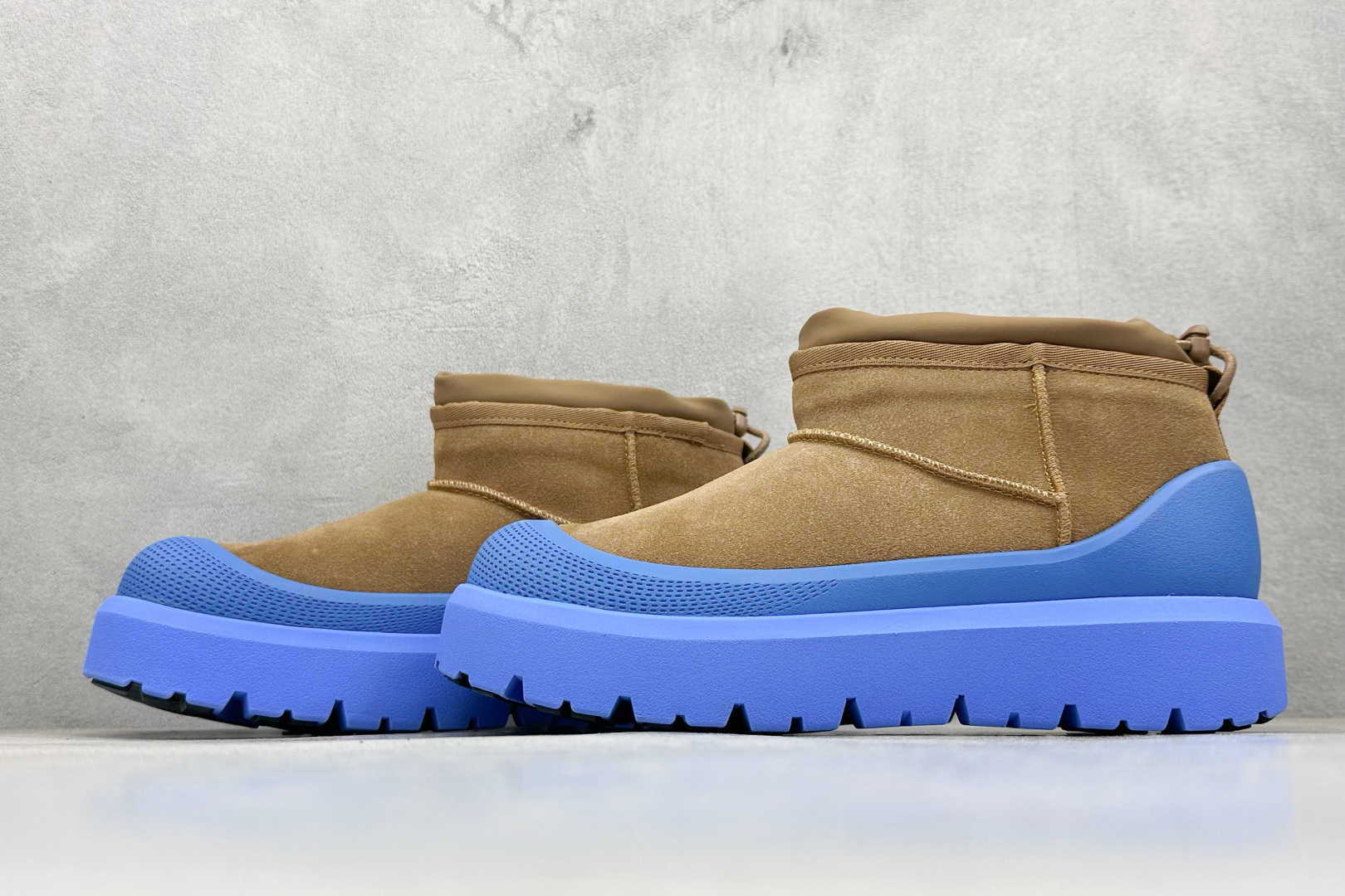 300 UGG Ultra Mini Weather Hybrid 舒适简约 中帮雪地靴 1174196