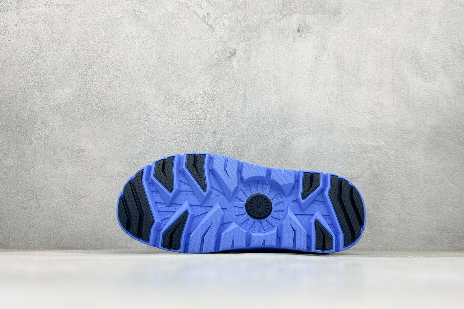 300 UGG Ultra Mini Weather Hybrid 舒适简约 中帮雪地靴 1174196