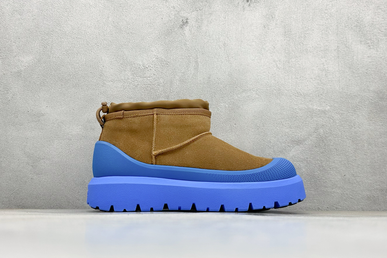 300 UGG Ultra Mini Weather Hybrid 舒适简约 中帮雪地靴 1174196