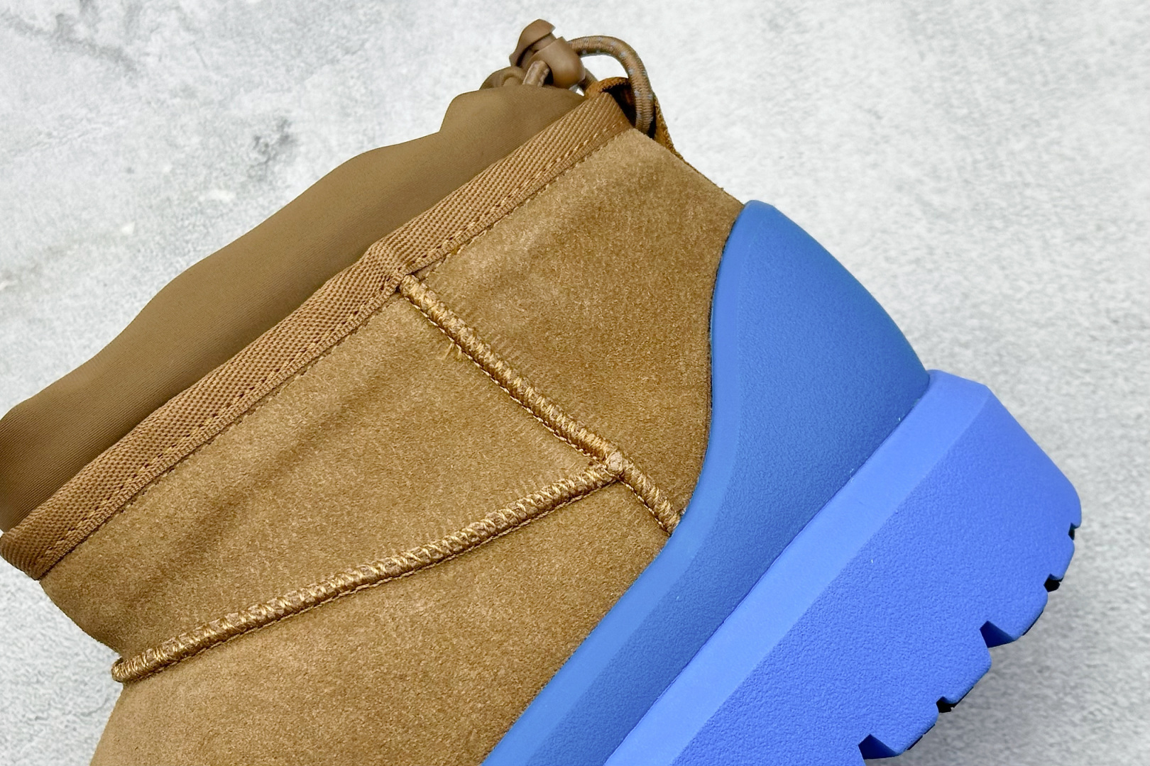 300 UGG Ultra Mini Weather Hybrid 舒适简约 中帮雪地靴 1174196