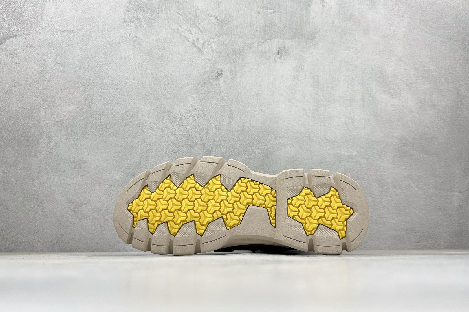 280 UGG Tasman Weather Hybrid 塔斯曼混合系列中帮轻量休闲马丁靴 U5868