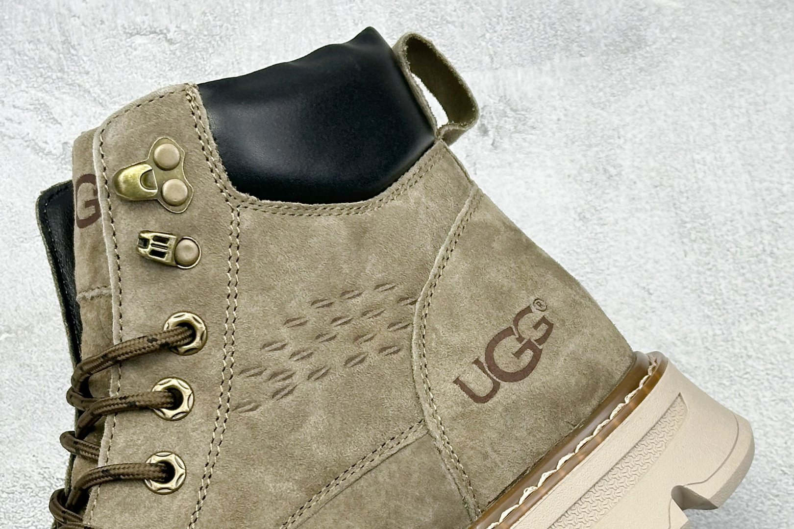 280 UGG Tasman Weather Hybrid 塔斯曼混合系列中帮轻量休闲马丁靴 U5868