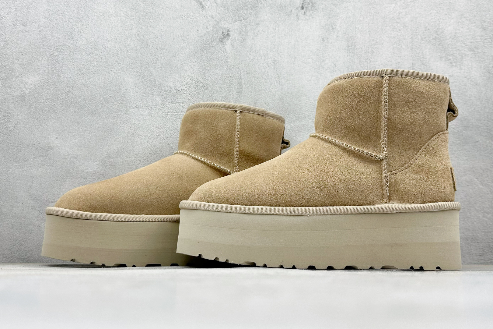 260 UGG mini厚底中筒5cm 小红书爆款 广州外贸大厂生产 鞋头到鞋垫真羊皮毛一体 1134991