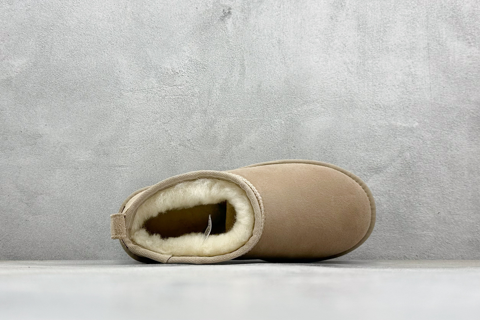 240 UGG Mini薄底 短筒 小红书爆款 广州外贸大厂生产 鞋头到鞋垫真羊皮毛一体 1116109