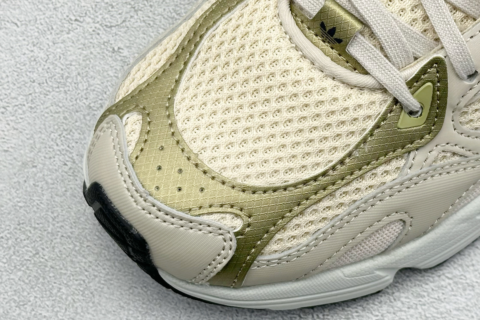 180 AD Originals Astir 复古运动休闲老爹慢跑鞋 GZ3571