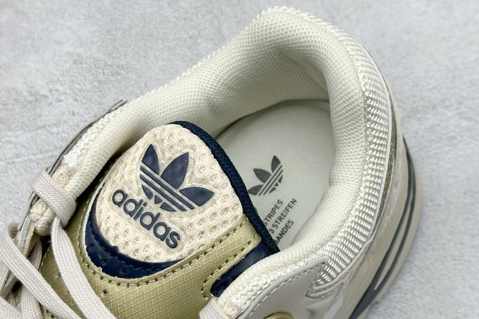 180 AD Originals Astir 复古运动休闲老爹慢跑鞋 GZ3571