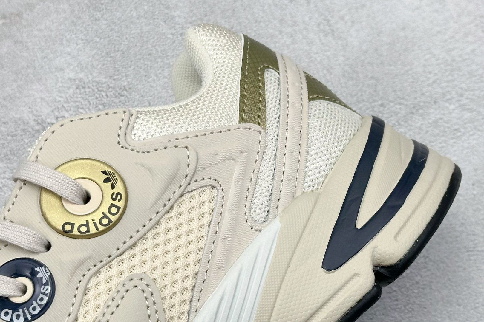 180 AD Originals Astir 复古运动休闲老爹慢跑鞋 GZ3571