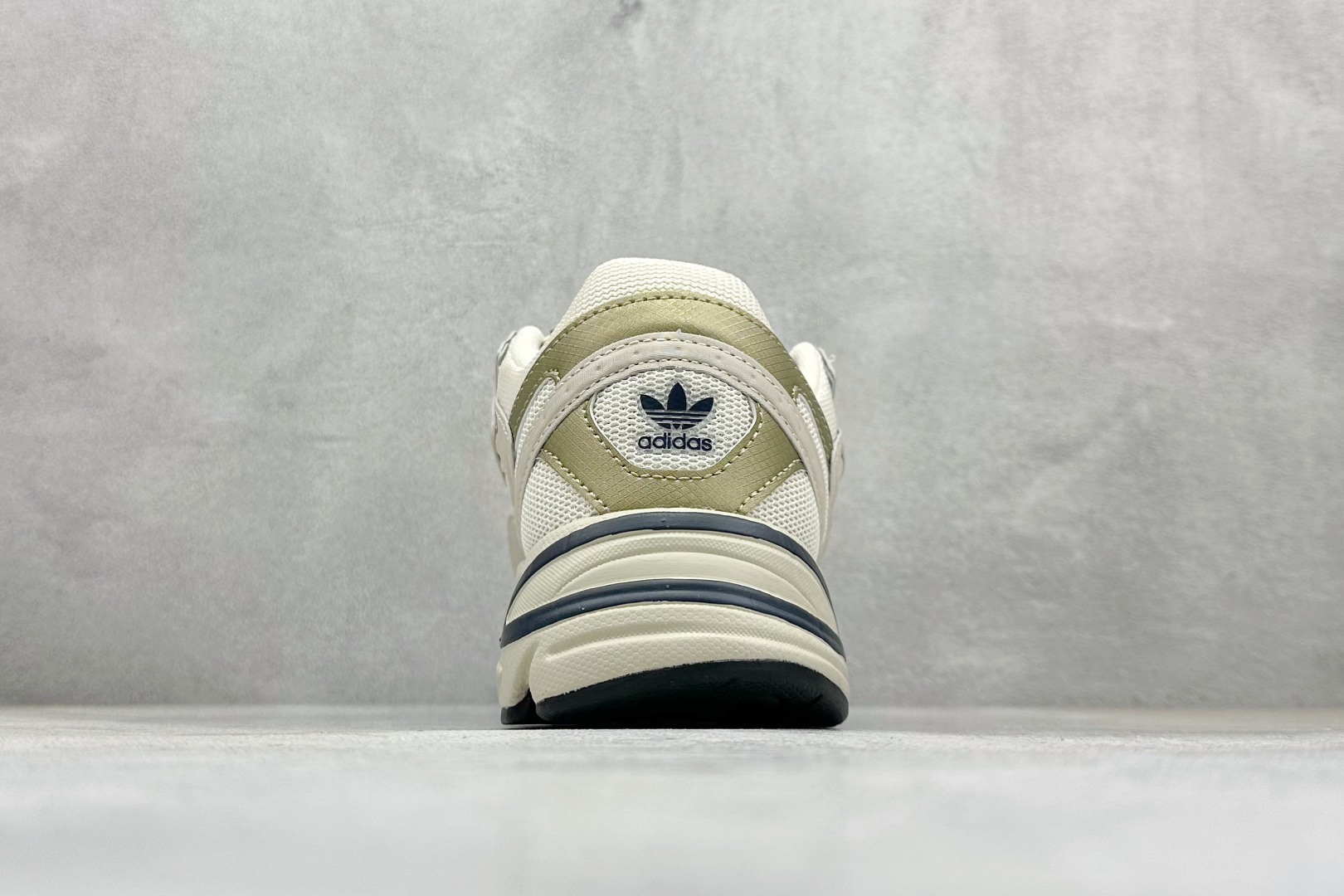 180 AD Originals Astir 复古运动休闲老爹慢跑鞋 GZ3571