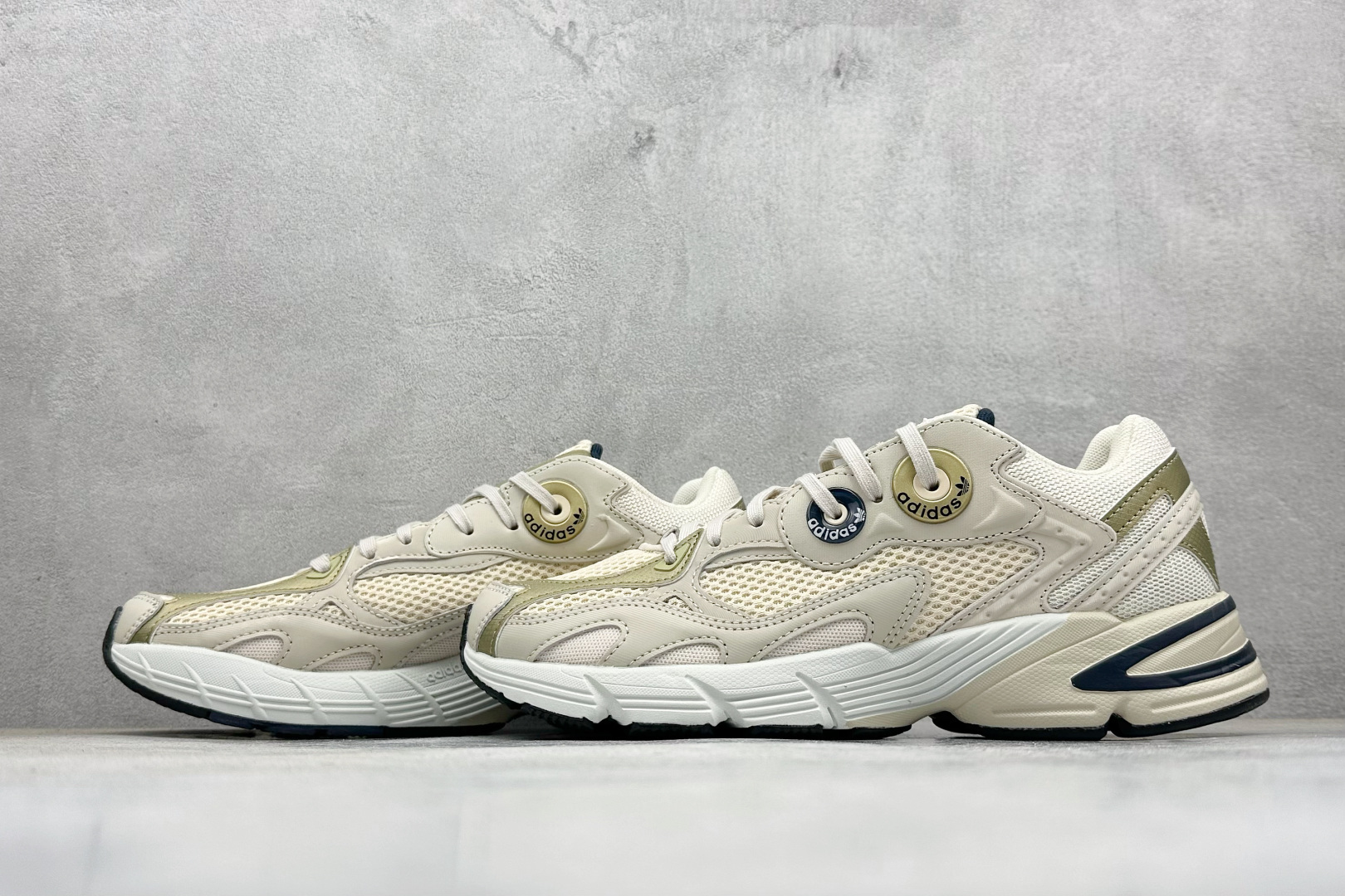 180 AD Originals Astir 复古运动休闲老爹慢跑鞋 GZ3571