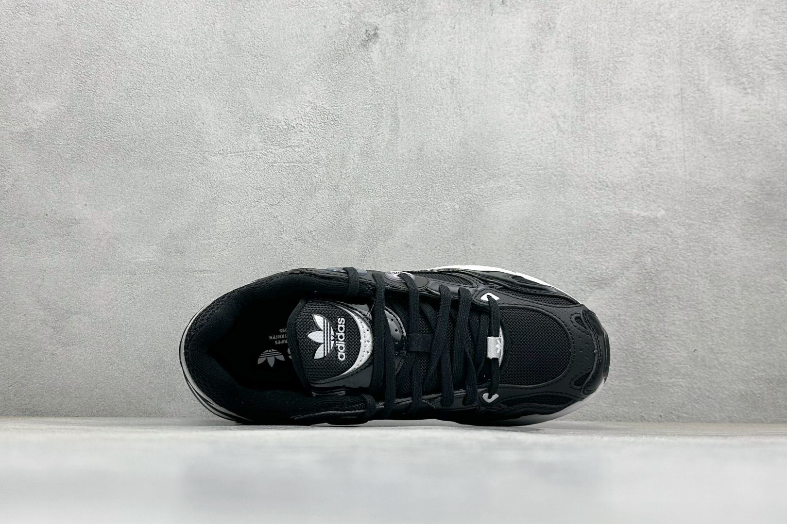 AD Originals Astir 复古运动休闲老爹慢跑鞋 GY5260-莆田鞋,莆田鞋货源,高仿鞋,高仿鞋货源,安福档口,莆田高仿鞋,莆田鞋批发,高仿鞋批发,莆田高仿运动鞋,高仿运动鞋,莆田运动鞋 AD Originals Astir 复古运动休闲老爹慢跑鞋 GY5260