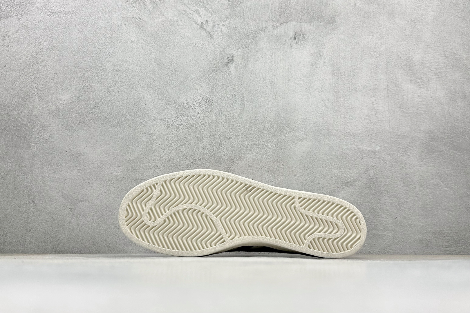 AD Originals Super x GUCCI 白红采用全新头层拼接皮革材质后跟采用特色3D立体印字 QC2601-莆田鞋,莆田鞋货源,高仿鞋,高仿鞋货源,安福档口,莆田高仿鞋,莆田鞋批发,高仿鞋批发,莆田高仿运动鞋,高仿运动鞋,莆田运动鞋 AD Originals Super x GUCCI 白红采用全新头层拼接皮革材质后跟采用特色3D立体印字 QC2601