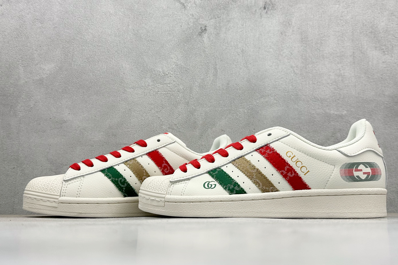 AD Originals Super x GUCCI 白红采用全新头层拼接皮革材质后跟采用特色3D立体印字 QC2601-莆田鞋,莆田鞋货源,高仿鞋,高仿鞋货源,安福档口,莆田高仿鞋,莆田鞋批发,高仿鞋批发,莆田高仿运动鞋,高仿运动鞋,莆田运动鞋 AD Originals Super x GUCCI 白红采用全新头层拼接皮革材质后跟采用特色3D立体印字 QC2601