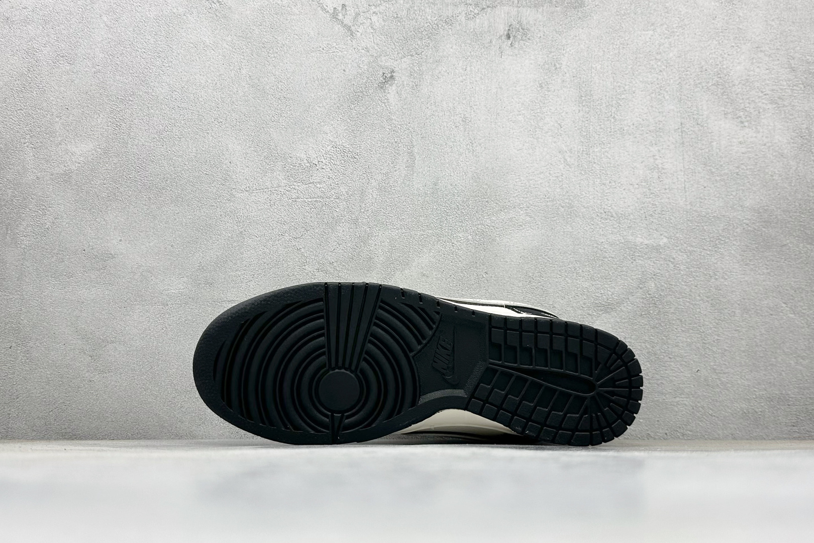 280 Nike SB Dunk Low 古驰联名 黑白熊猫 周年高端定制 低帮休闲板鞋 JP1628-021