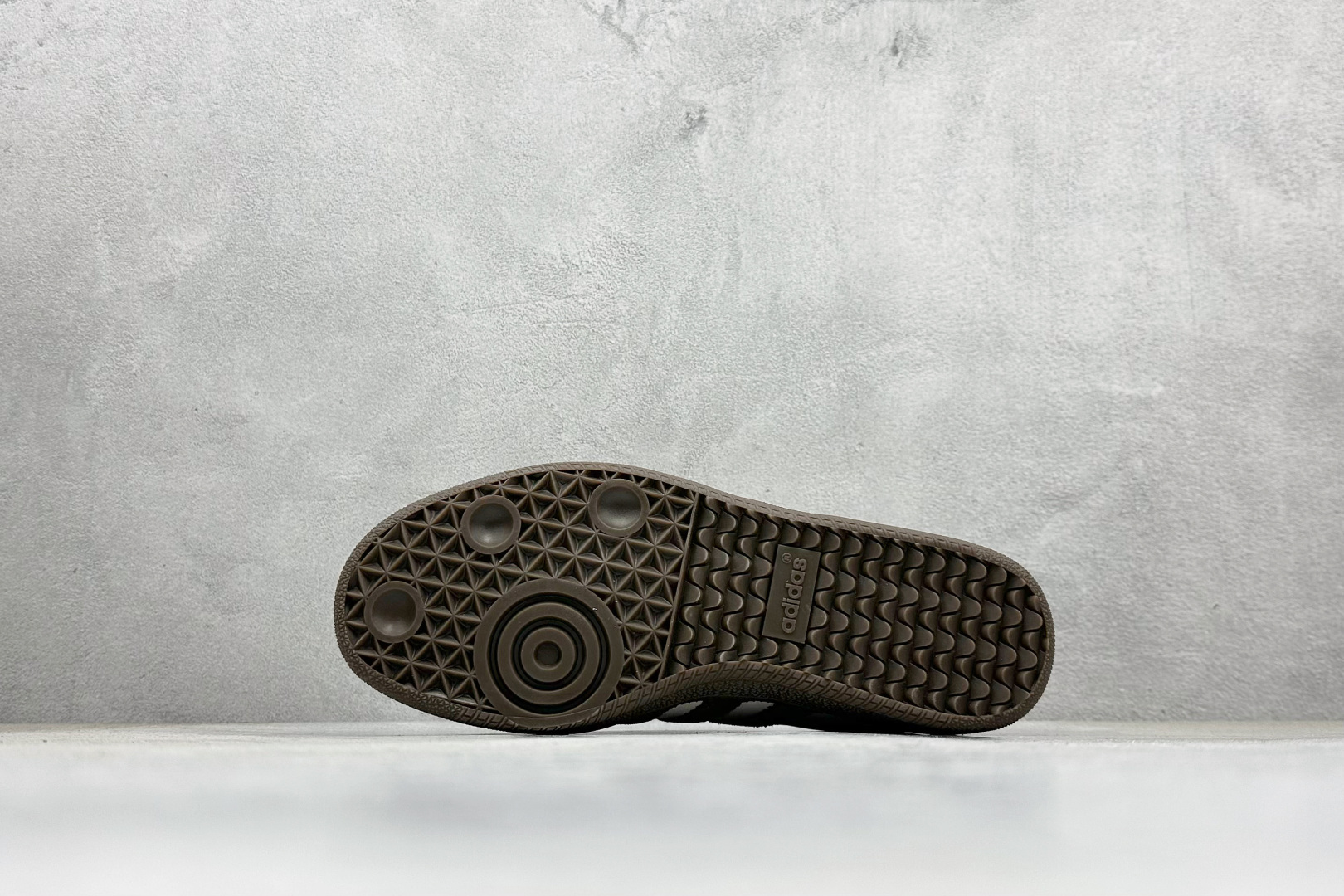 180 Adidas originals Samba 此款以简约大方的造型设计 JR0893