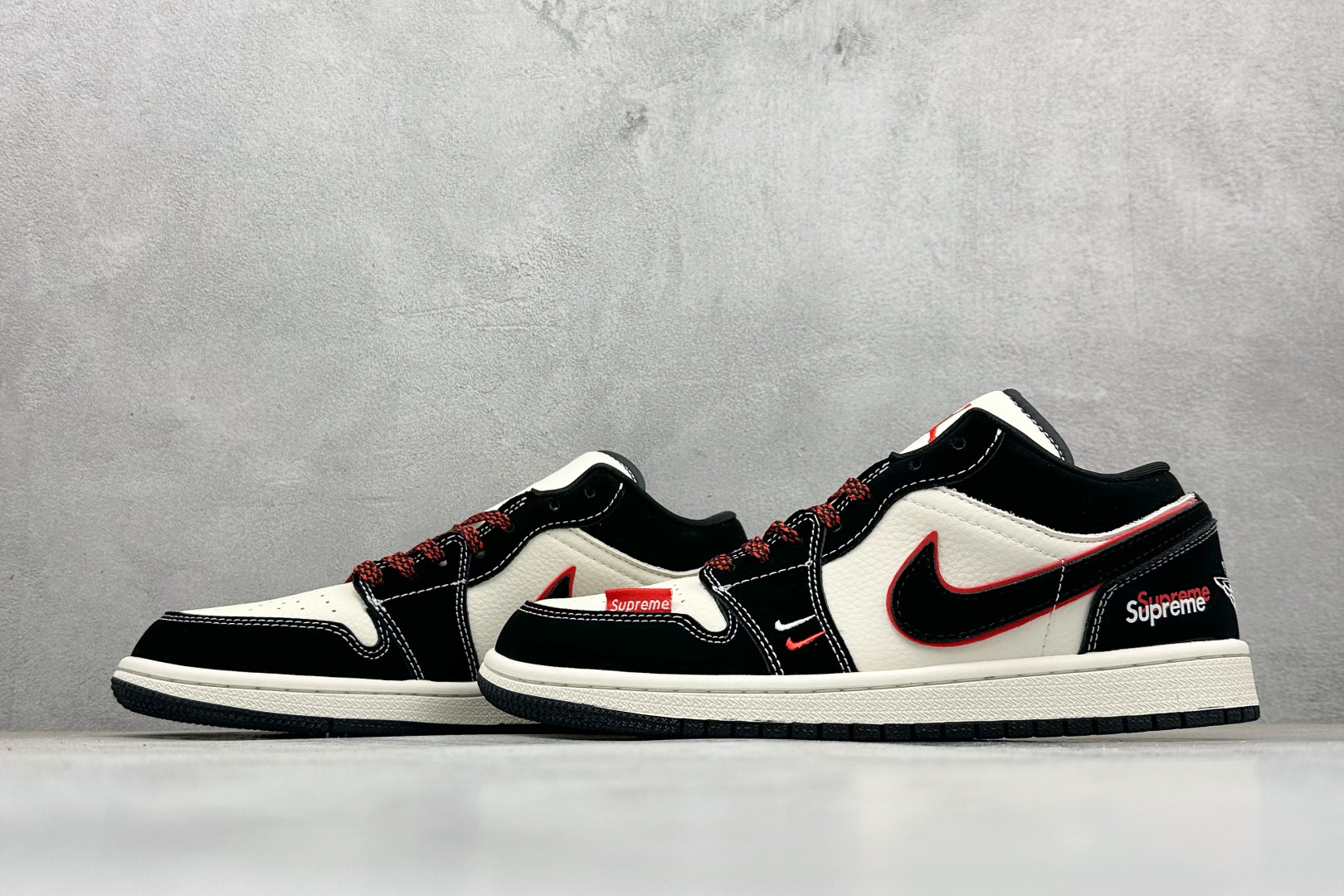 280 Nike Jordan Air Jordan 1 “Supreme联名——米黑红小双勾” 高端定制 乔丹低帮休闲板鞋 QJ2025-002