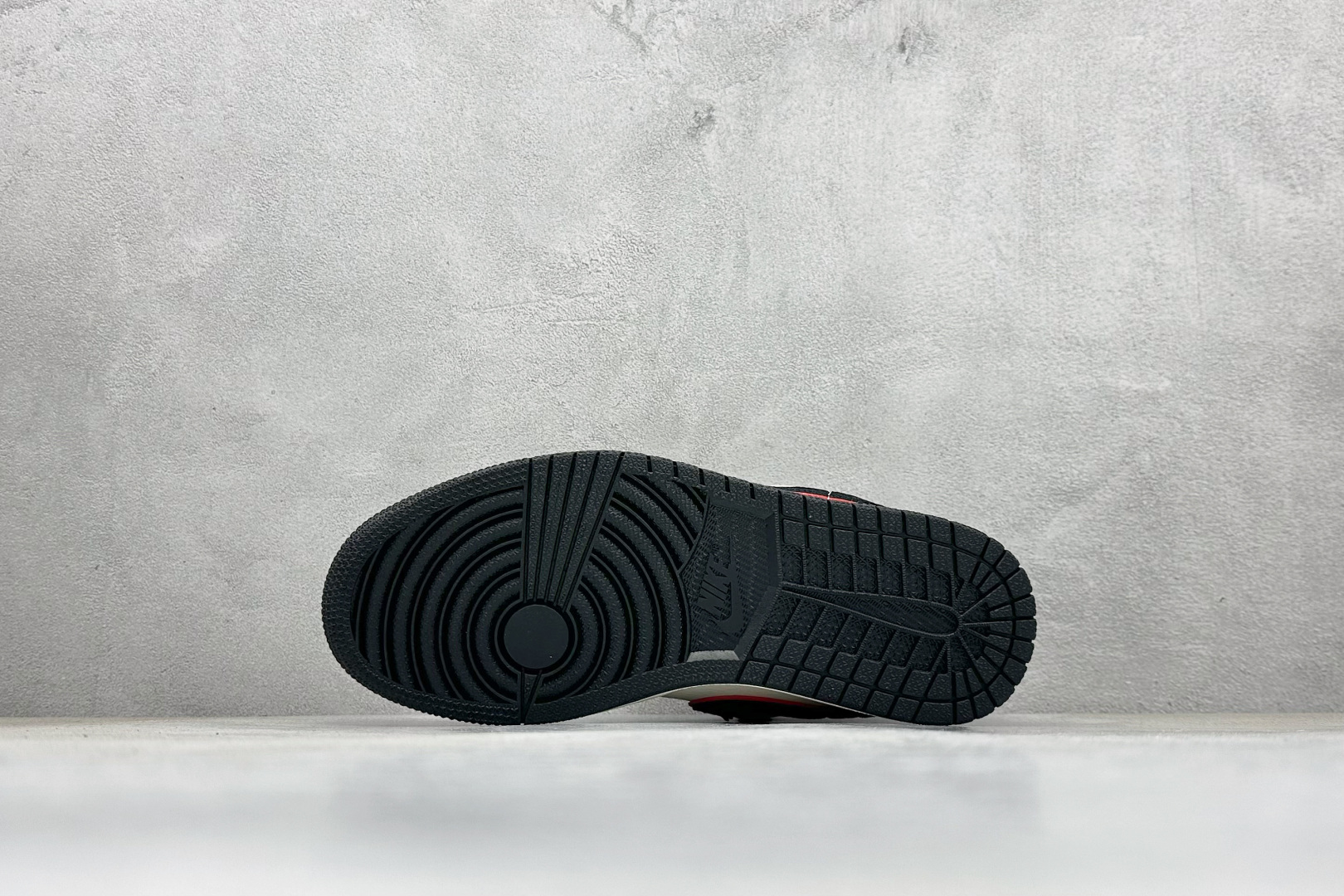 280 Nike Jordan Air Jordan 1 “Supreme联名——米黑红小双勾” 高端定制 乔丹低帮休闲板鞋 QJ2025-002