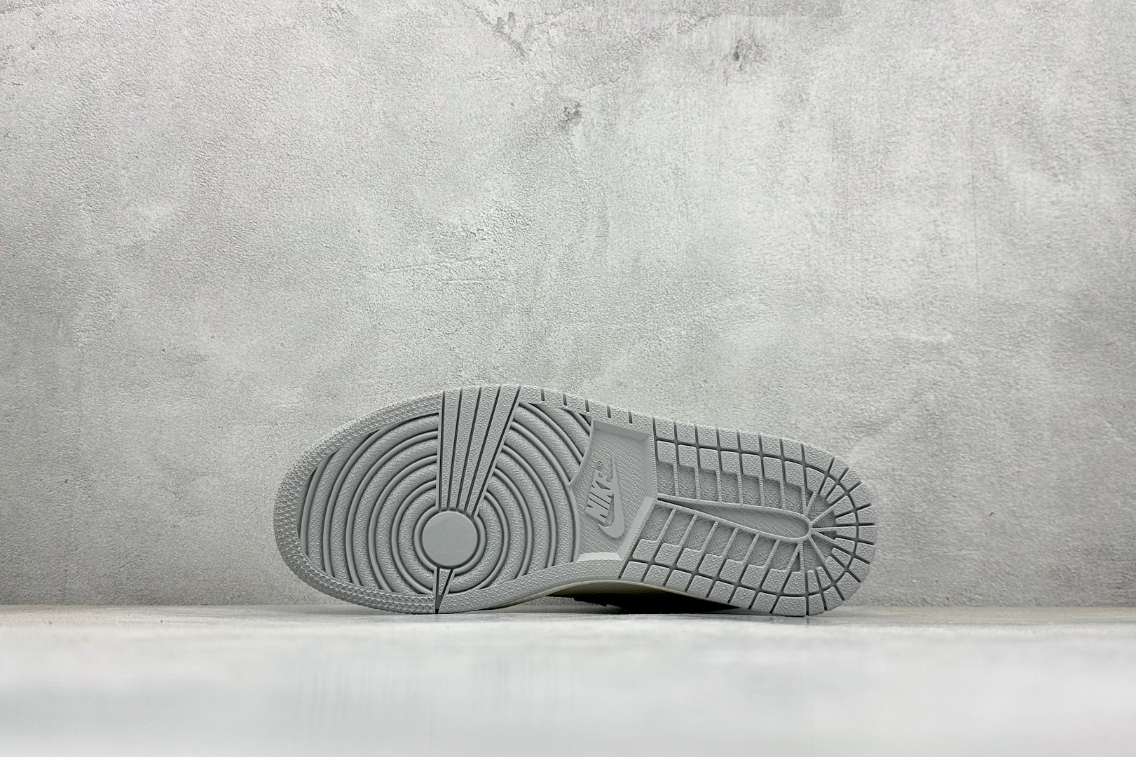 280 Air Jordan 1 Low AJ1 乔1 “斯图西联名---白灰渡鸦”高端定制 低帮复古篮球鞋 QD1988-006