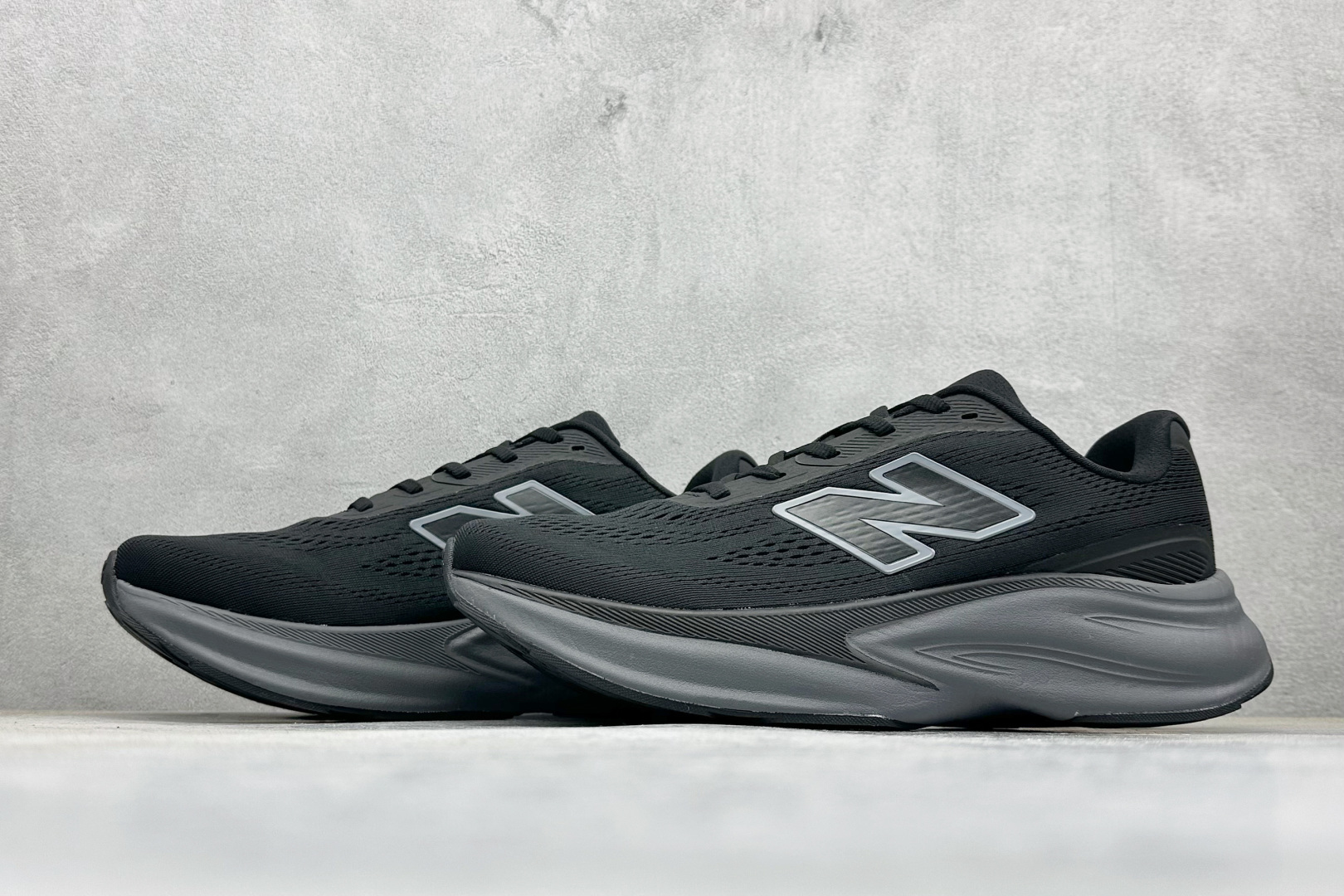210 New Balance NB Fresh Foam Evoz 68 舒适耐磨低帮跑步鞋 MMOR68B