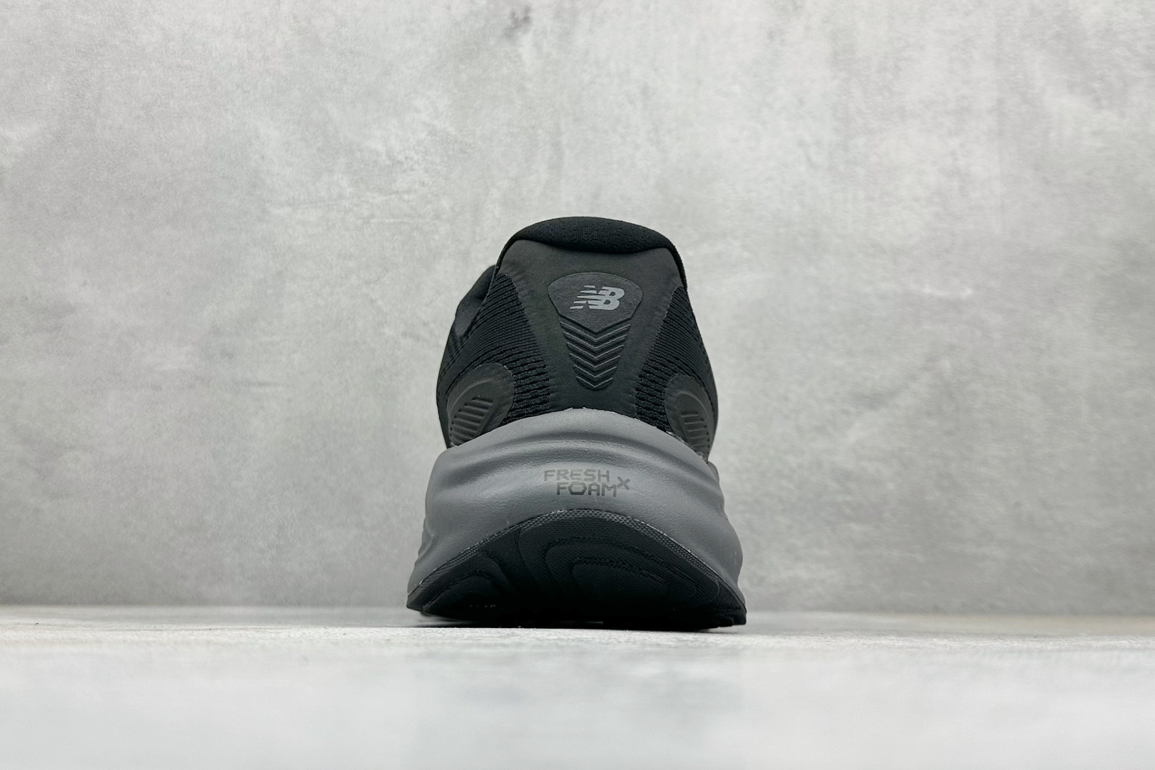 210 New Balance NB Fresh Foam Evoz 68 舒适耐磨低帮跑步鞋 MMOR68B