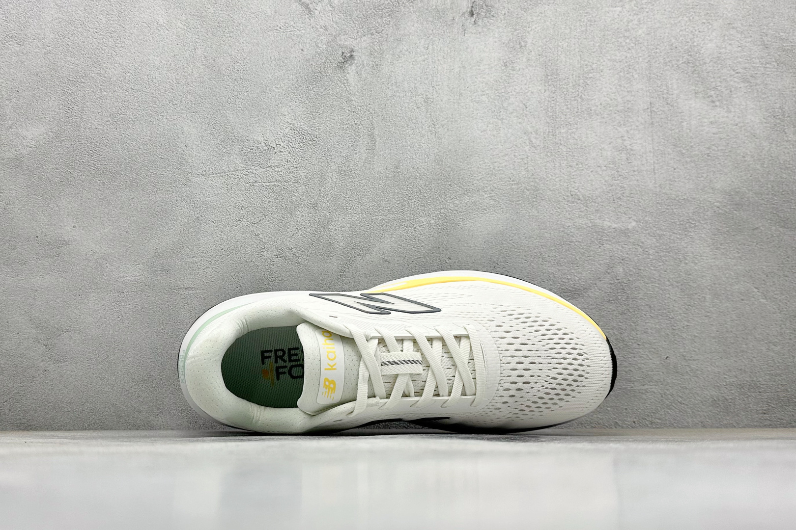 210 New Balance NB Fresh Foam Evoz 68 舒适耐磨低帮跑步鞋 MMOR68C