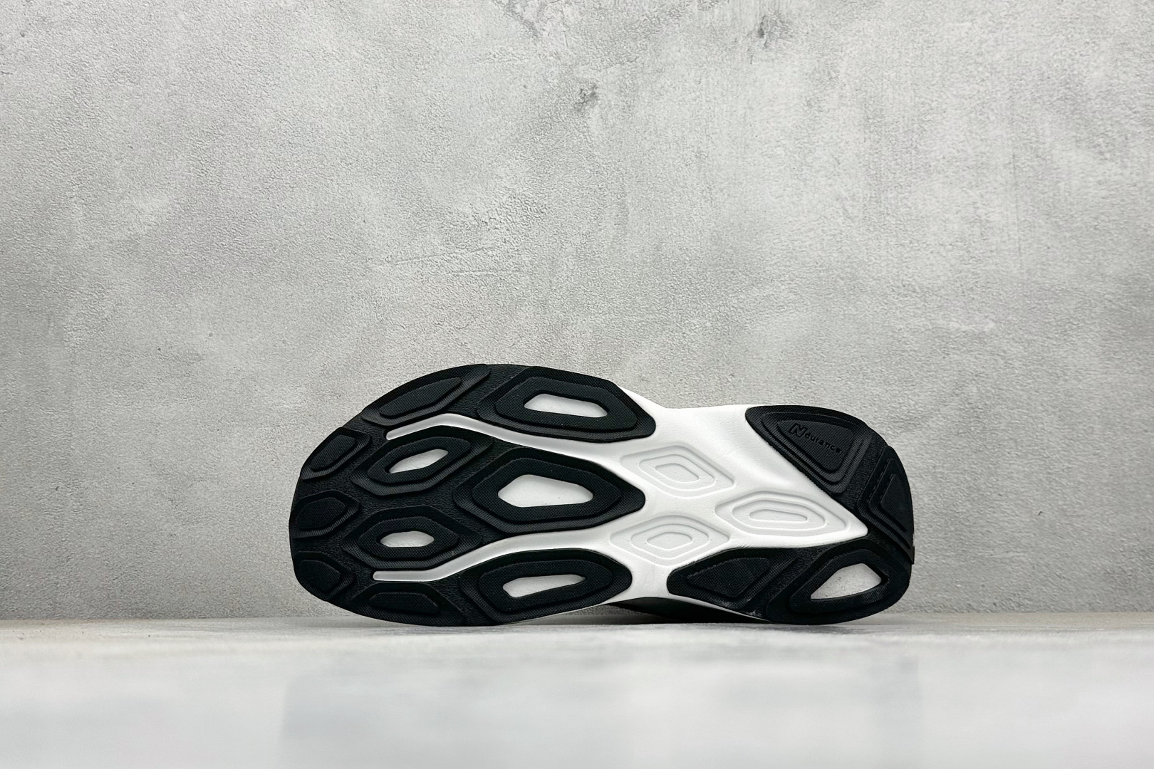 210 New Balance NB Fresh Foam Evoz 68 舒适耐磨低帮跑步鞋 MMOR68C