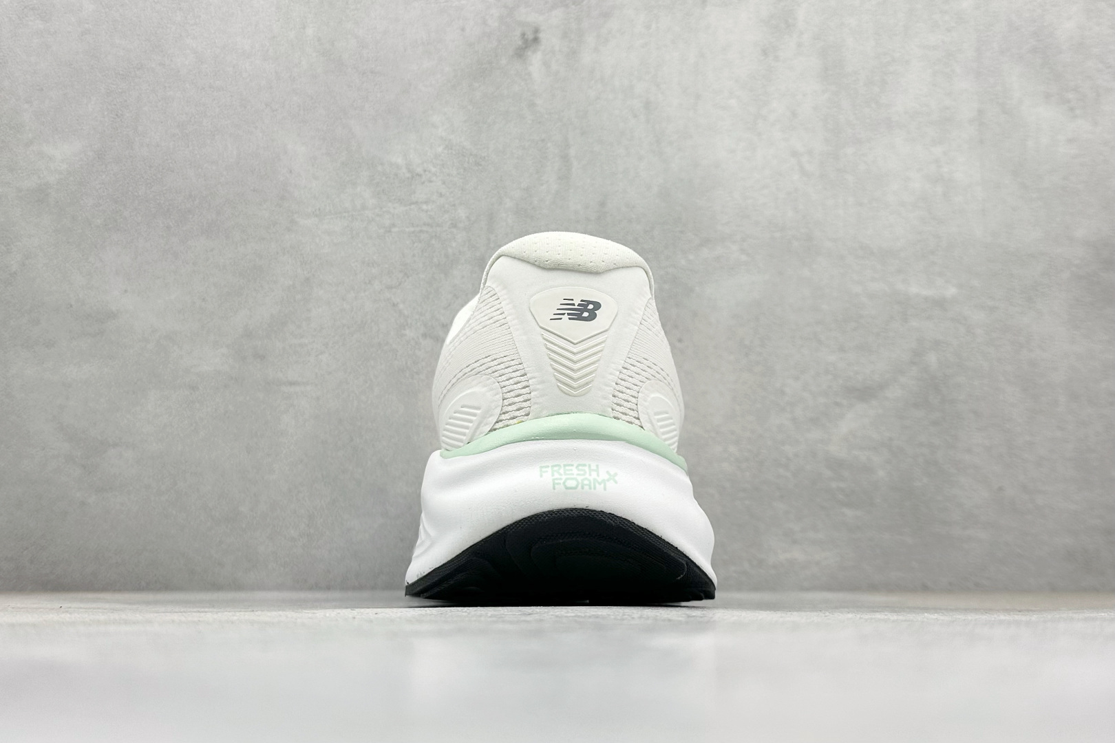 210 New Balance NB Fresh Foam Evoz 68 舒适耐磨低帮跑步鞋 MMOR68C