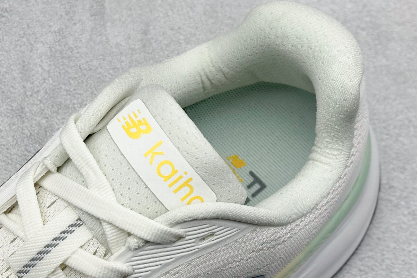 210 New Balance NB Fresh Foam Evoz 68 舒适耐磨低帮跑步鞋 MMOR68C